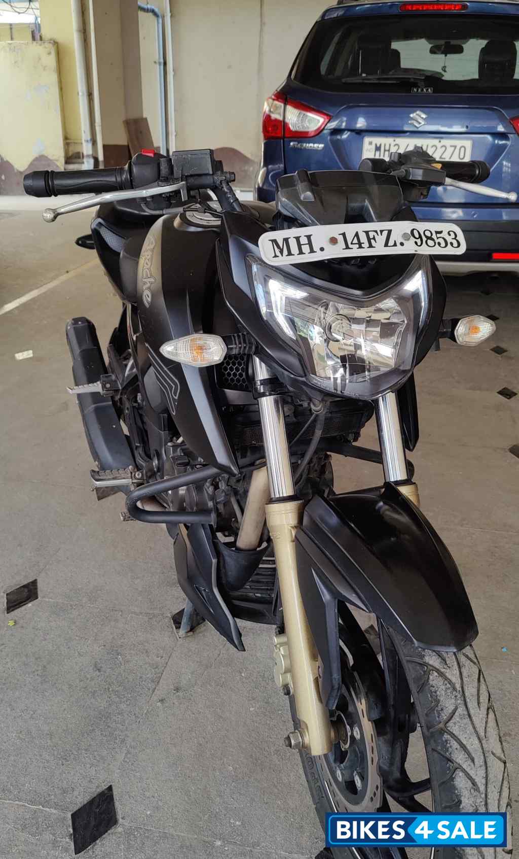 Matt Black TVS Apache RTR 200 4V
