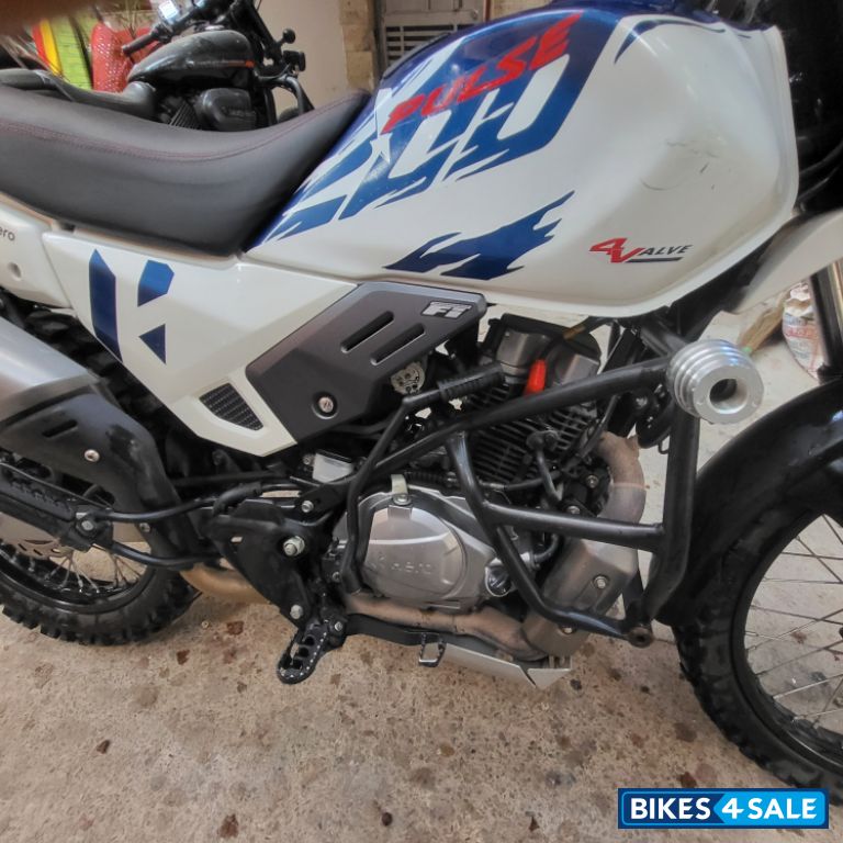 Met Nexus Blue Hero Xpulse 200 4V