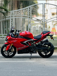 Red TVS Apache RR 310