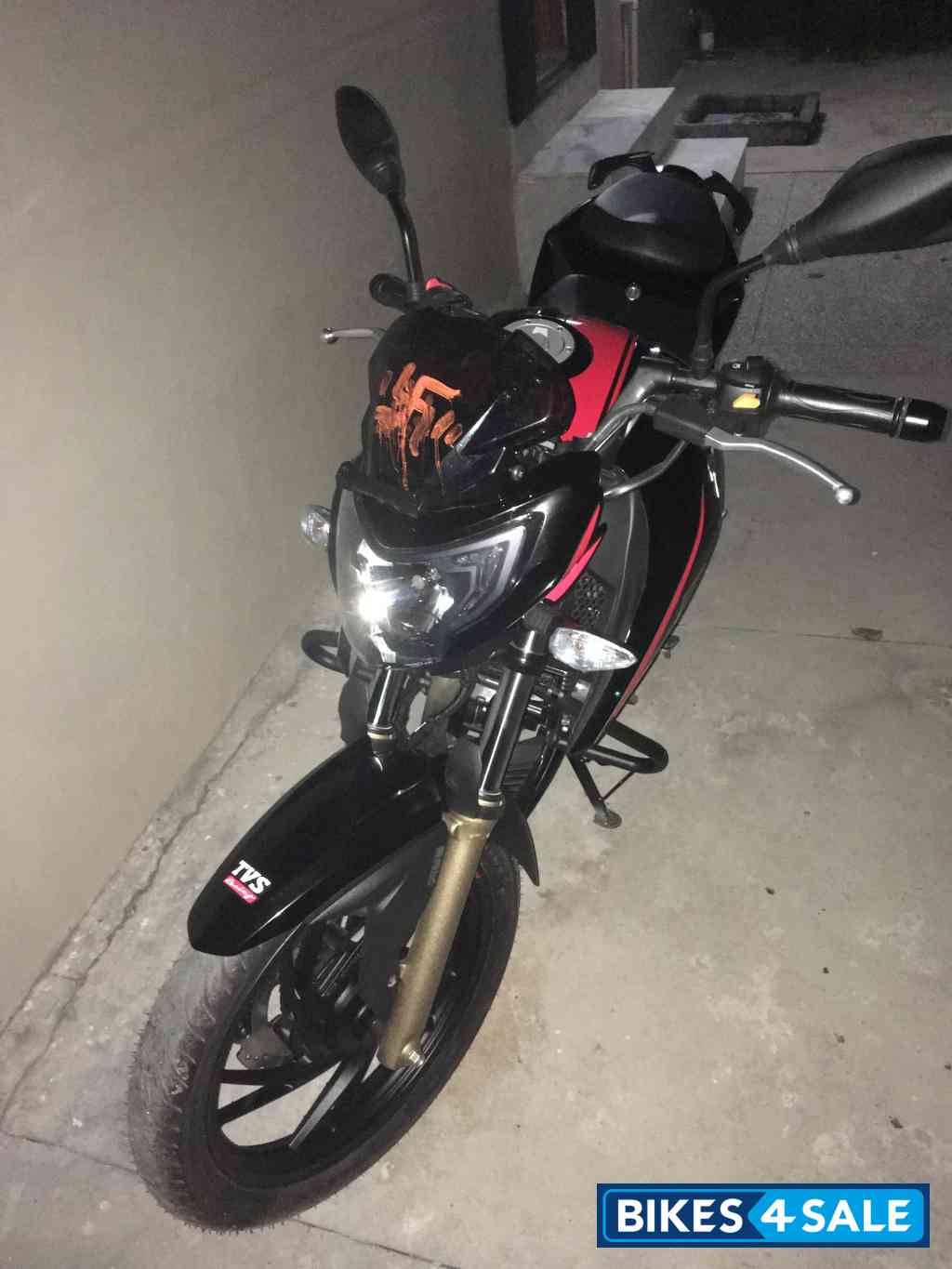 TVS Apache RTR 200 4V