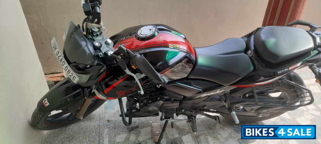 TVS Apache RTR 200 4V