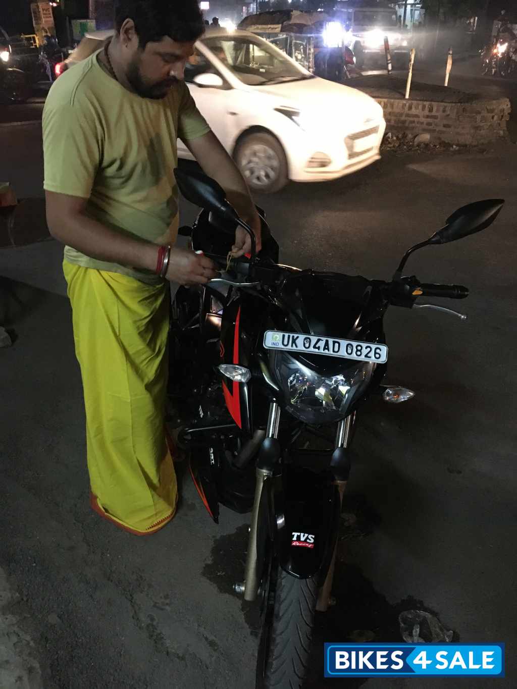 TVS Apache RTR 200 4V