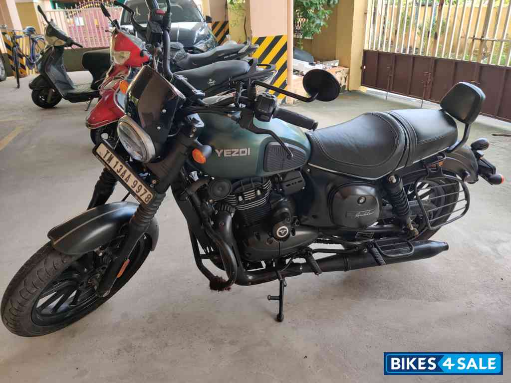 Yezdi Roadster Chrome