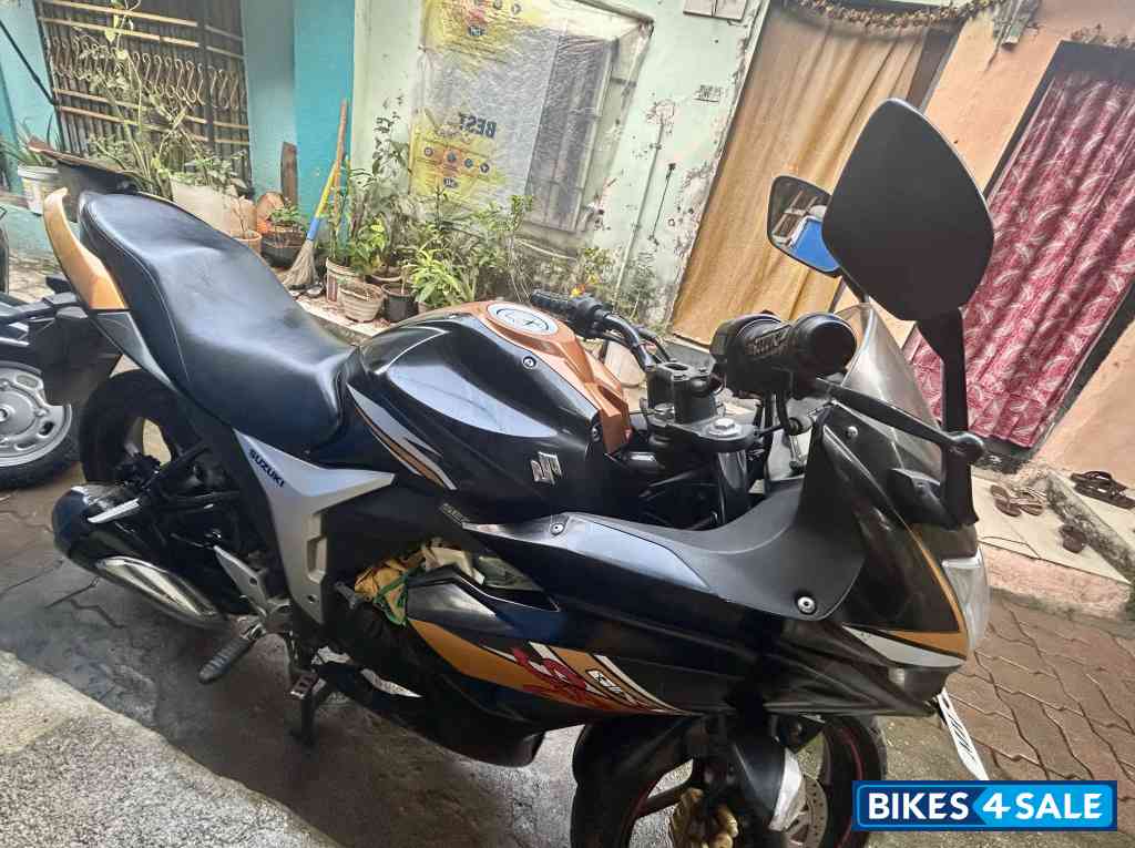 Suzuki Gixxer SF Fi