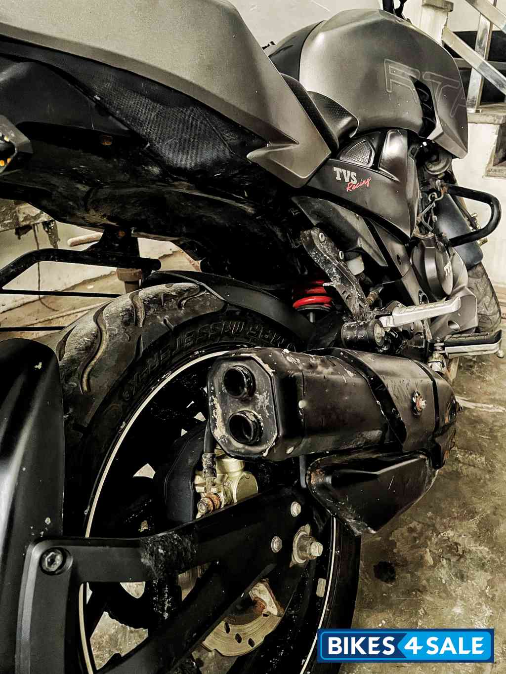 TVS Apache RTR 200 4V