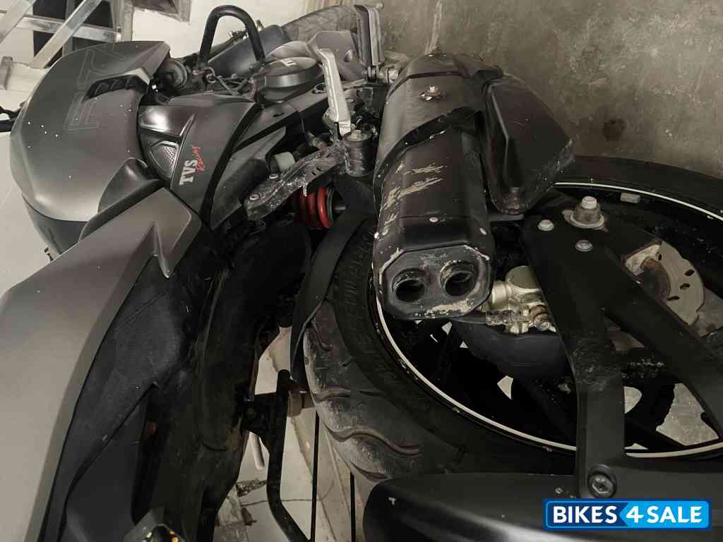 TVS Apache RTR 200 4V