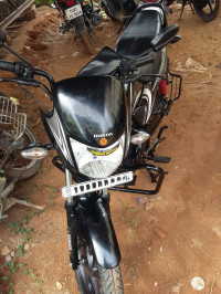 Black/greay Honda Dream Yuga