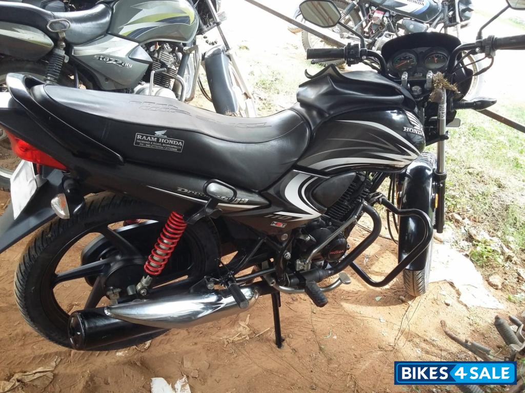 Black/greay Honda Dream Yuga