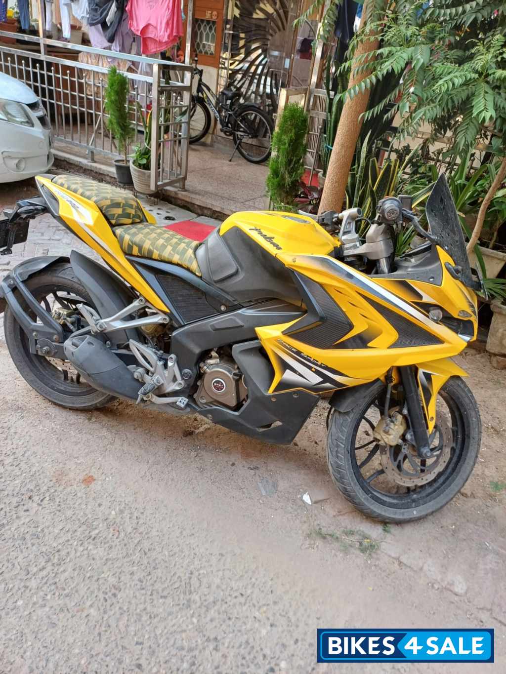 Yellow Bajaj Pulsar RS 200
