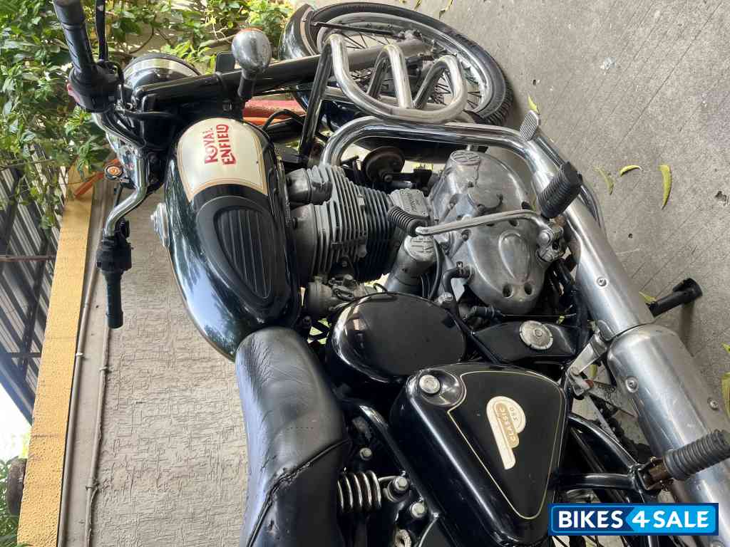 Black Royal Enfield Classic 350