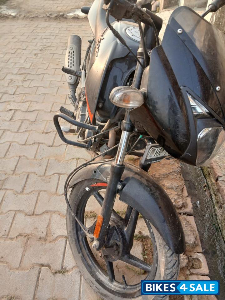 Black Bajaj Pulsar 125