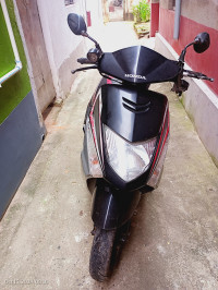 Black Honda Dio