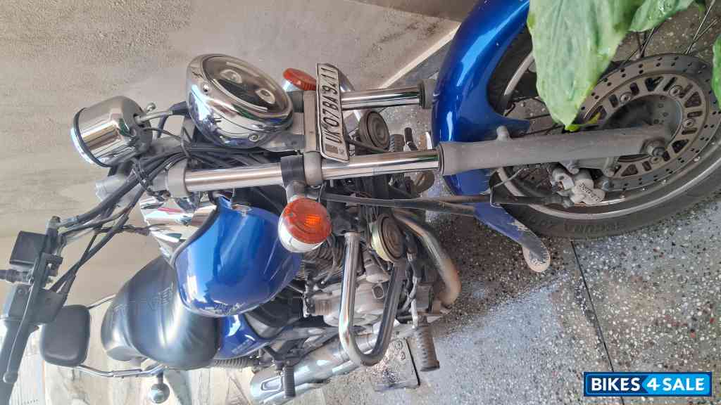 Bajaj Avenger 220 DTS-i