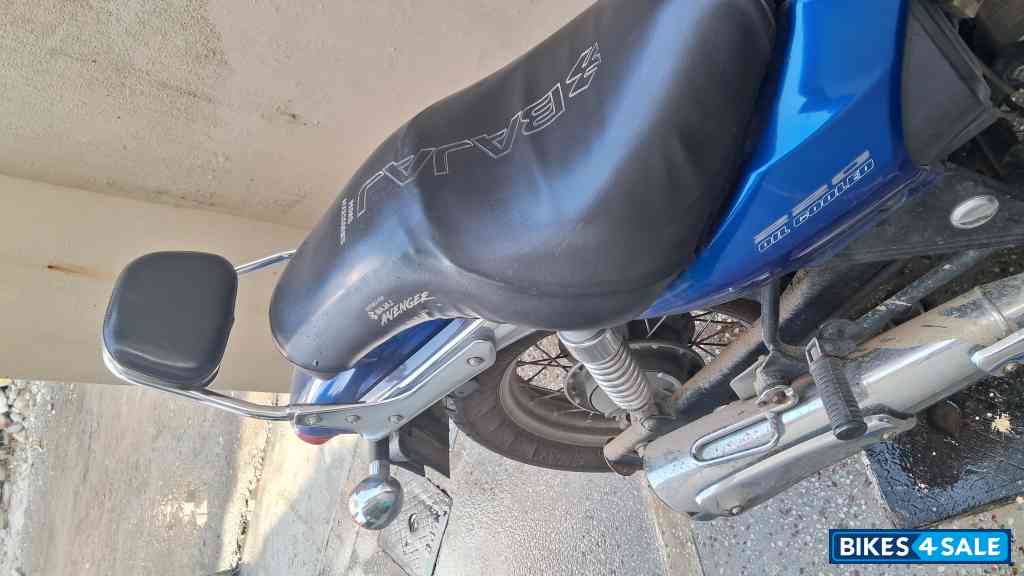 Bajaj Avenger 220 DTS-i