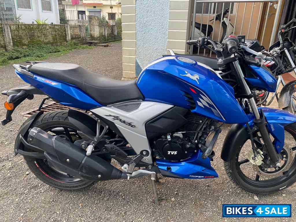 Blue TVS Apache RTR 160 4V