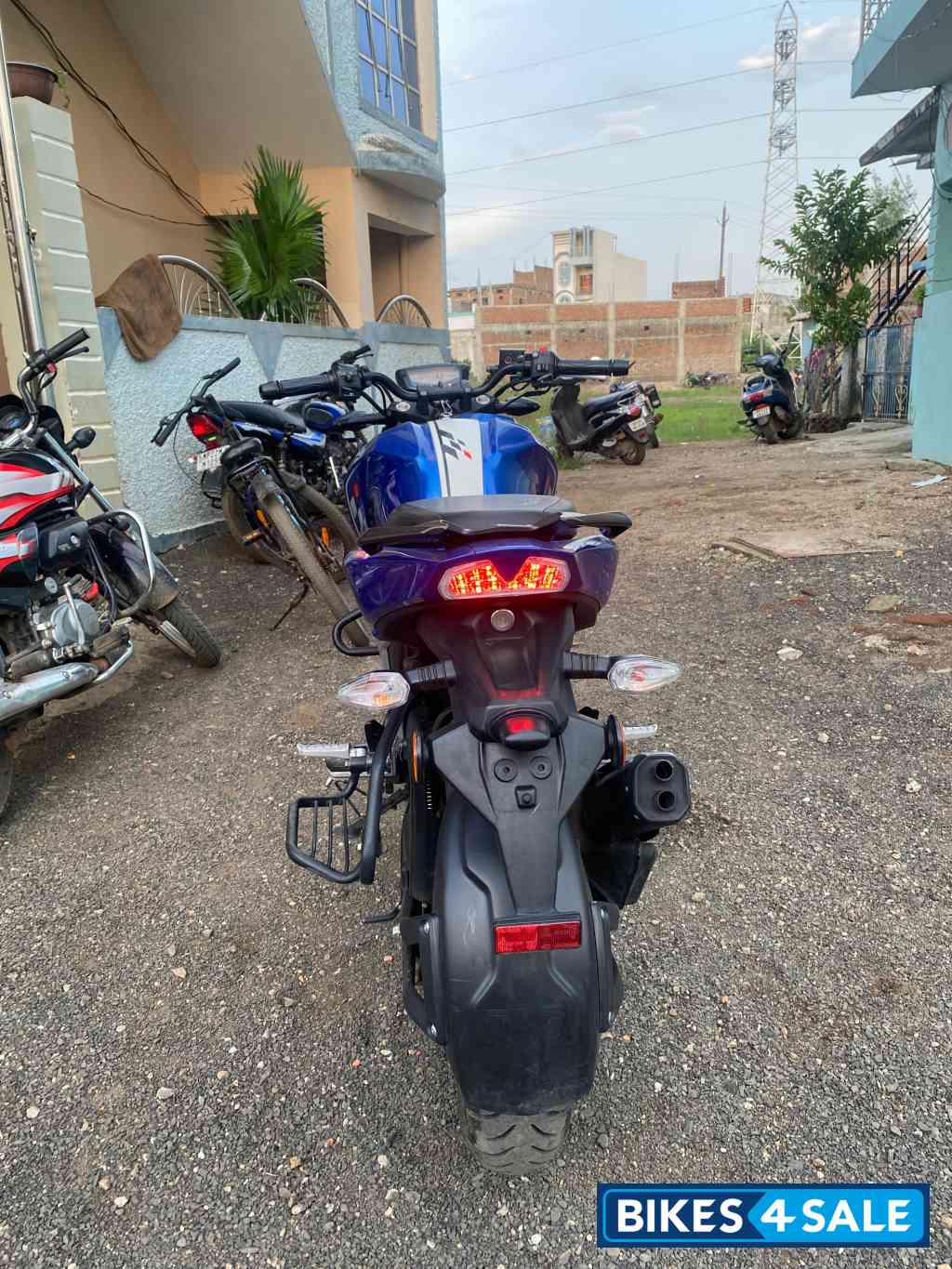 Blue TVS Apache RTR 160 4V