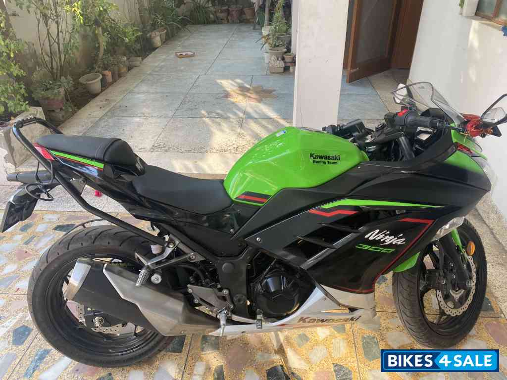 Kawasaki Ninja 300 BS6 2023