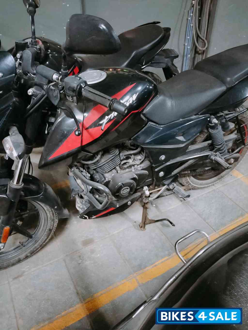 Black Bajaj Pulsar 150 DTSi