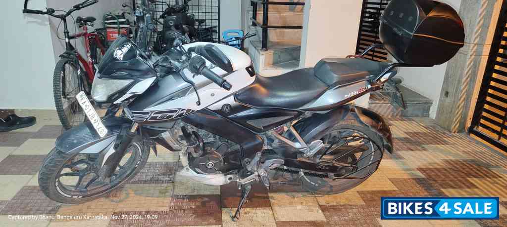 Bajaj Pulsar 200 NS