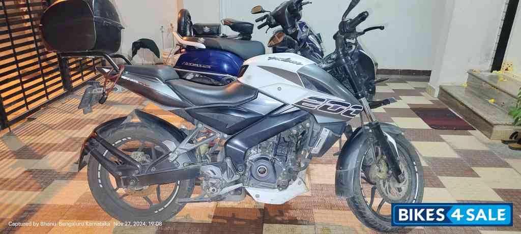Bajaj Pulsar 200 NS