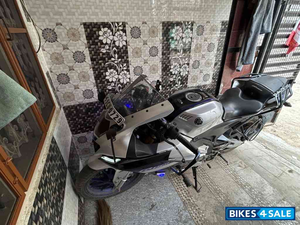 Yamaha R15 V4