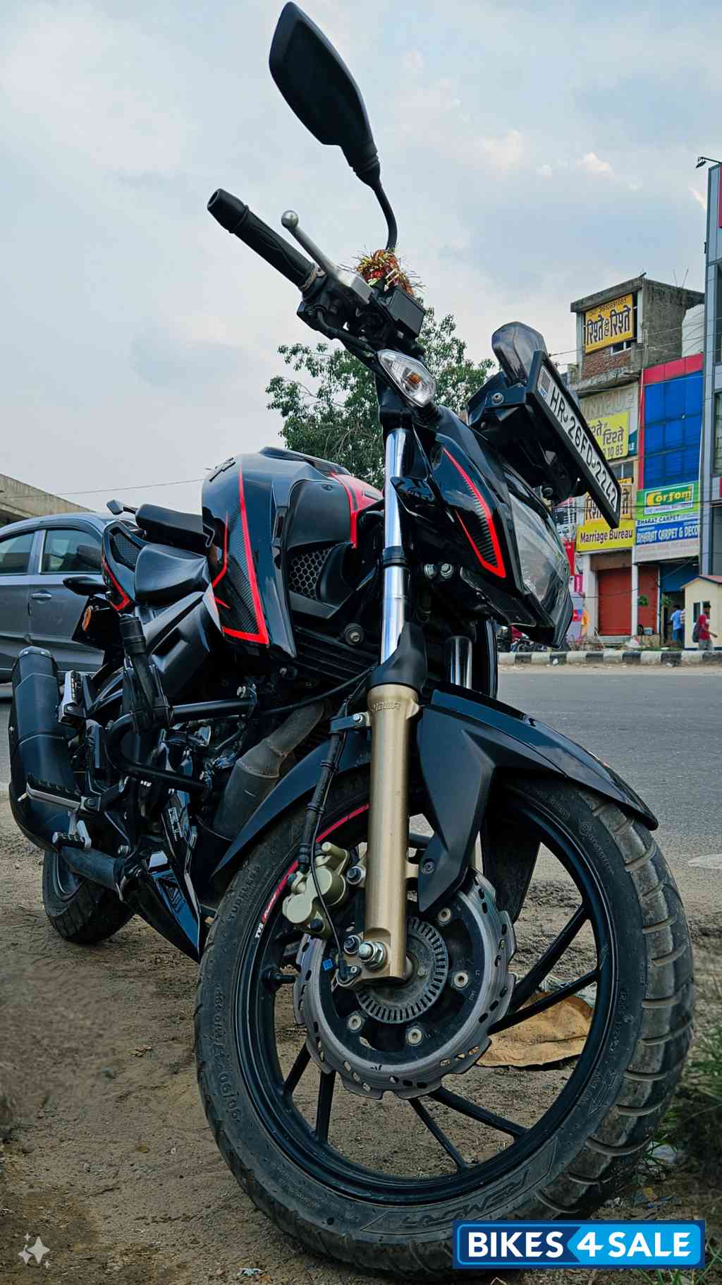 TVS Apache RTR 200 4V