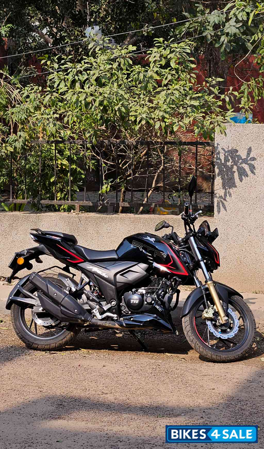 TVS Apache RTR 200 4V