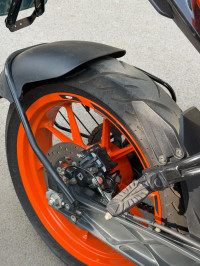 Electronic Orange KTM Duke 200 2024