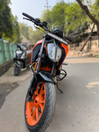 Electronic Orange KTM Duke 200 2024