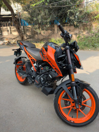 Electronic Orange KTM Duke 200 2024