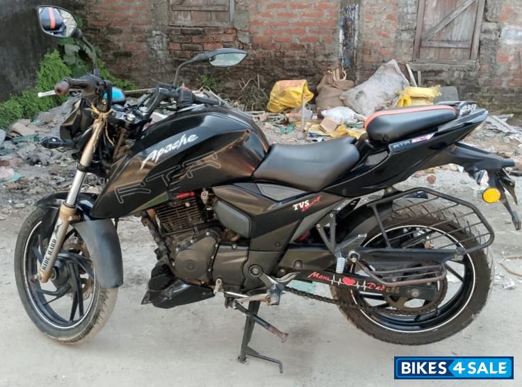 Gloss Black TVS Apache RTR 200 4V