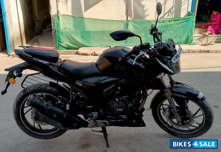 Gloss Black TVS Apache RTR 200 4V Gloss Black TVS Apache RTR 200 4V