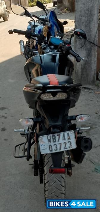 Gloss Black TVS Apache RTR 200 4V Gloss Black TVS Apache RTR 200 4V