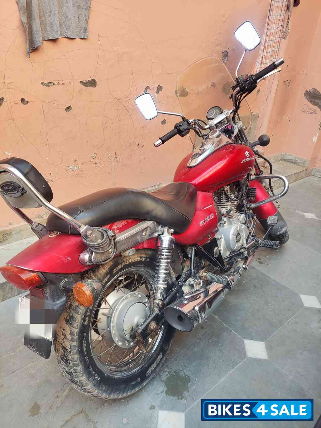 Cw Red Bajaj Avenger 220 DTS-i