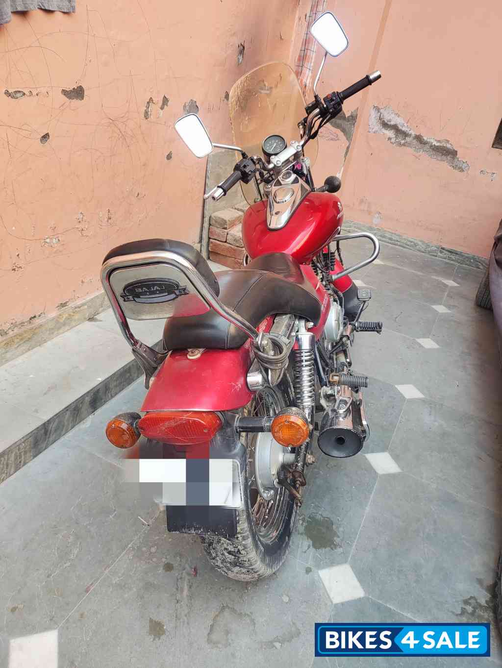 Cw Red Bajaj Avenger 220 DTS-i