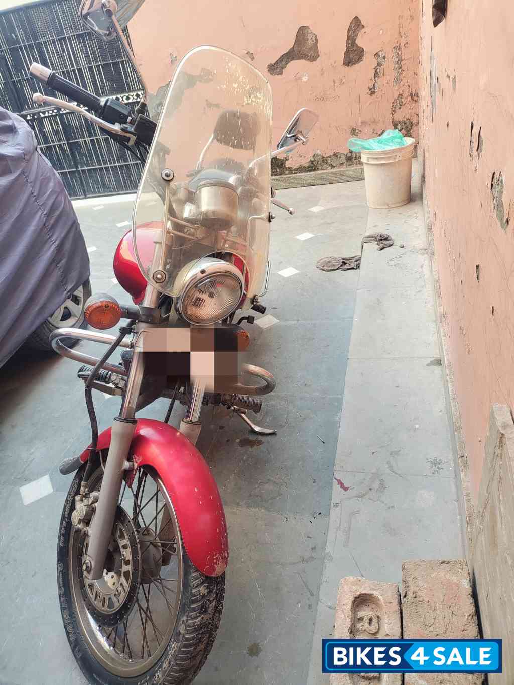 Cw Red Bajaj Avenger 220 DTS-i