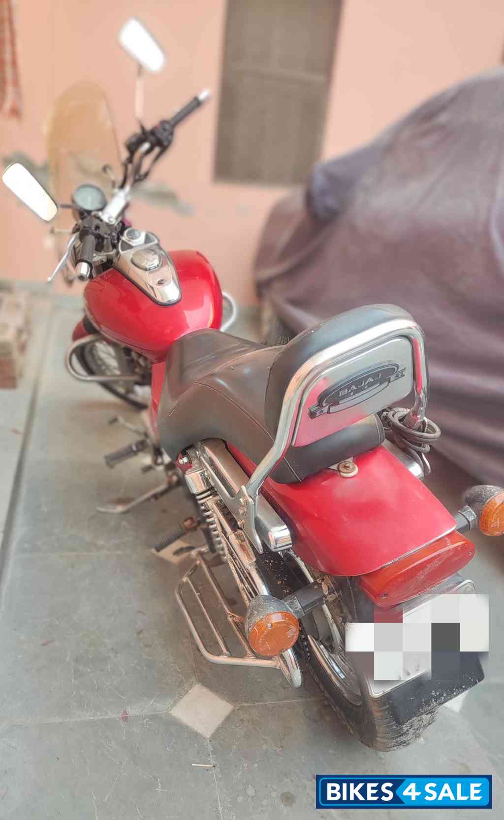 Cw Red Bajaj Avenger 220 DTS-i