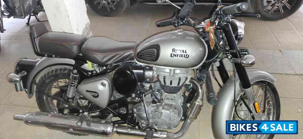 Gun Metal Grey Royal Enfield Classic 350 BS VI