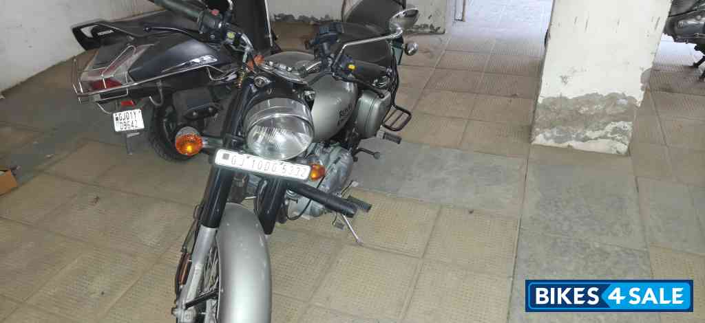 Gun Metal Grey Royal Enfield Classic 350 BS VI