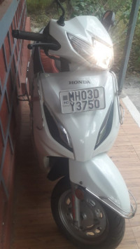 White Honda Activa 6G