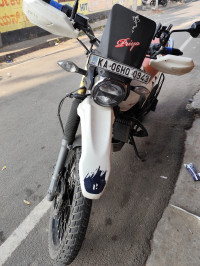 Withe With Blue Hero Xpulse 200 4V 2023 Edition