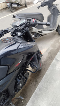 Black Bajaj Pulsar N160
