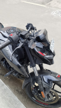 Black Bajaj Pulsar N160