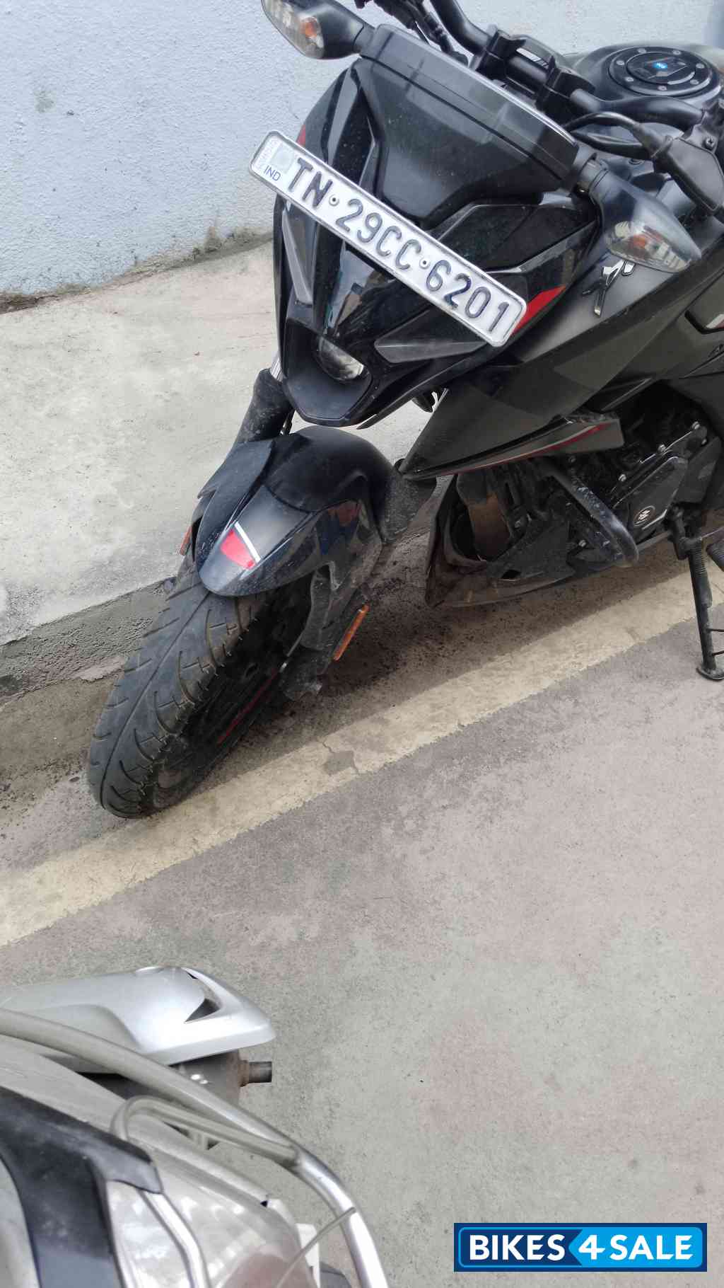 Black Bajaj Pulsar N160