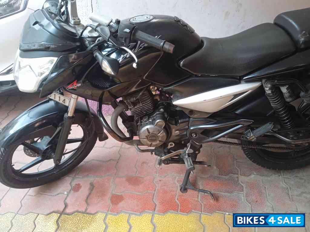 Black Bajaj Pulsar 135LS