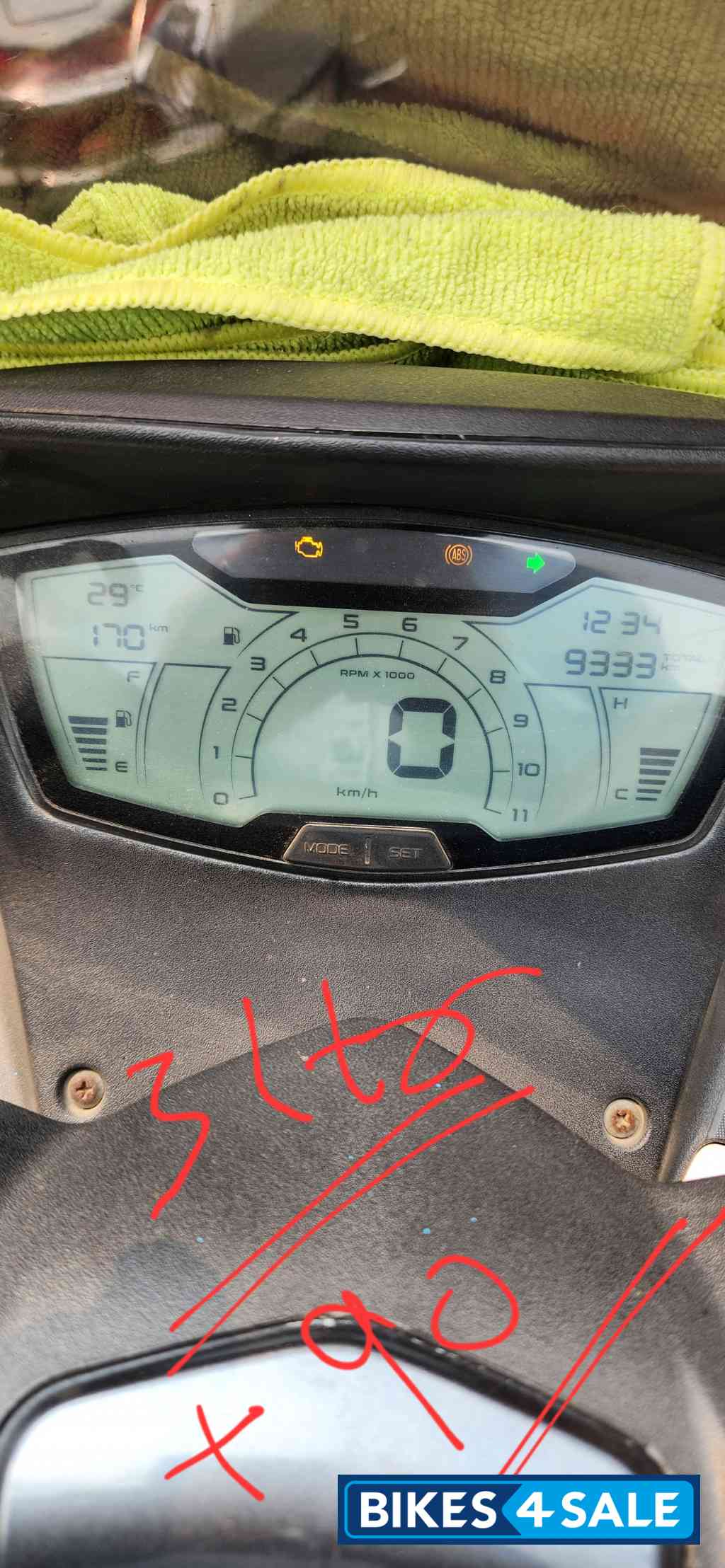 White Aprilia SXR 160 White Aprilia SXR 160