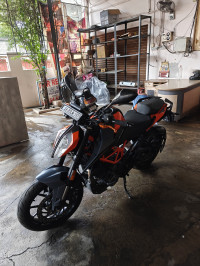 Liquid Metal KTM Duke 390 2022