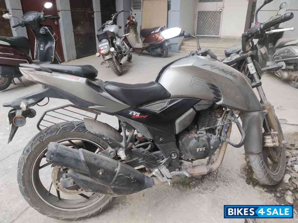 TVS Apache RTR 200 4V