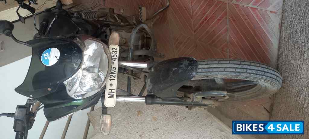 Black Bajaj Discover 125