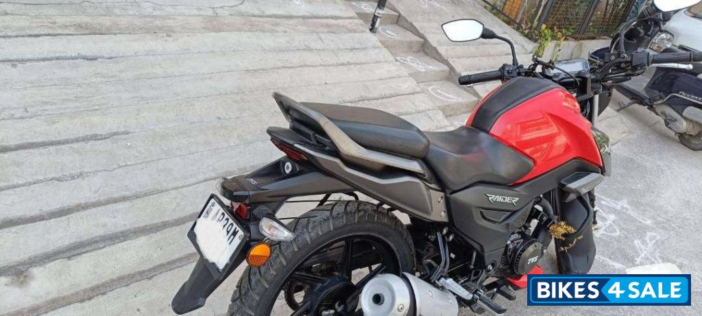 Red TVS Raider Split Seat